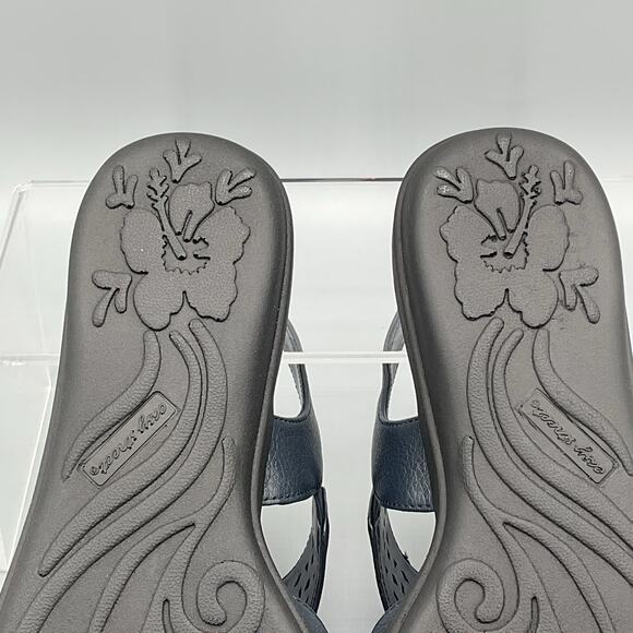 NEW Easy Street Women Bolt Decorative Cutout Flat Sandal Dark Navy Size 9M - Picture 9 of 10